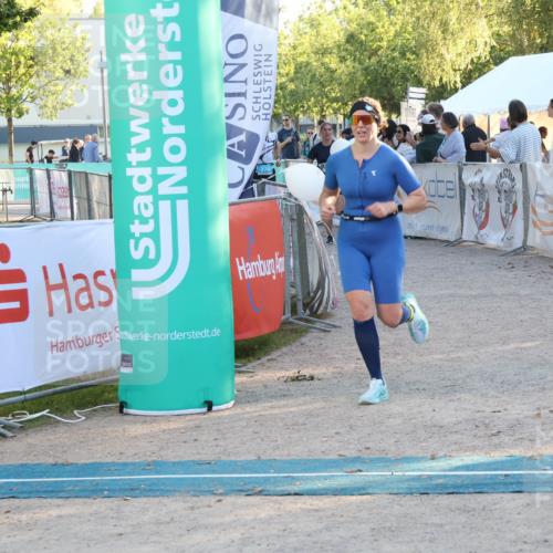 07.09.2025 - 19. Norderstedt Triathlon Luisa Fischer http://msf.ph/oto/8747675 07.09.2025 17:35:48 Ziel 934, 1454 meine-sportfotos.de