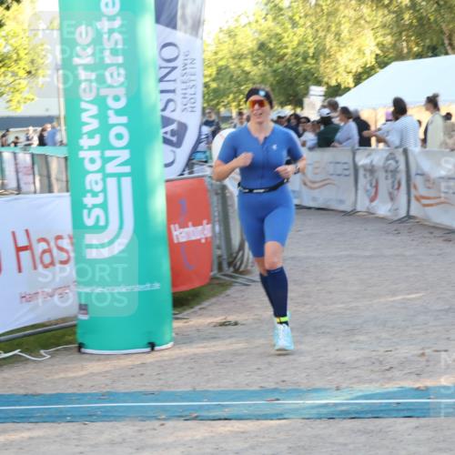 07.09.2025 - 19. Norderstedt Triathlon Luisa Fischer http://msf.ph/oto/8747682 07.09.2025 17:35:48 Ziel 934, 1454 meine-sportfotos.de