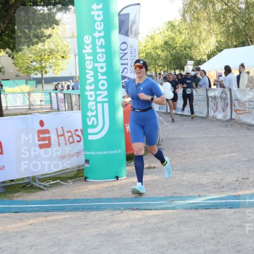 07.09.2025 - 19. Norderstedt Triathlon Luisa Fischer http://msf.ph/oto/8747688 07.09.2025 17:35:48 Ziel 934, 1454 meine-sportfotos.de