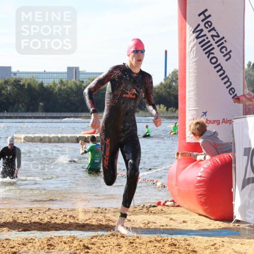 07.09.2025 - 19. Norderstedt Triathlon Luisa Fischer http://msf.ph/oto/8747710 07.09.2025 10:50:00 Schwimmen 1158, 1171, 1176 meine-sportfotos.de