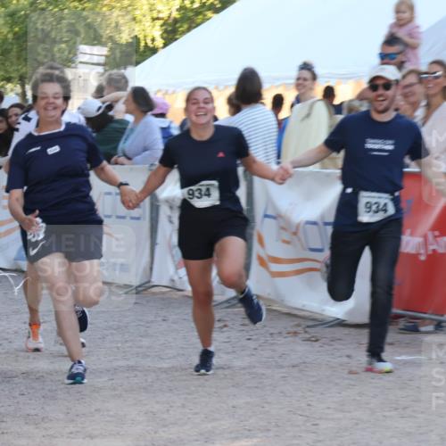 07.09.2025 - 19. Norderstedt Triathlon Luisa Fischer http://msf.ph/oto/8747721 07.09.2025 17:35:50 Ziel 376, 934, 1454 meine-sportfotos.de