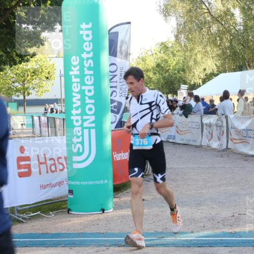 07.09.2025 - 19. Norderstedt Triathlon Luisa Fischer http://msf.ph/oto/8747775 07.09.2025 17:35:54 Ziel 376, 934, 1454 meine-sportfotos.de