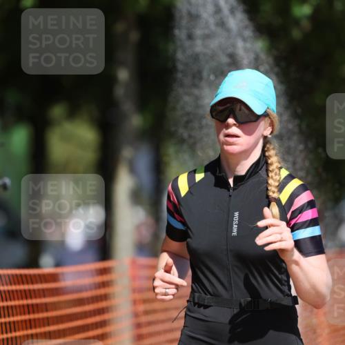 07.09.2025 - 19. Norderstedt Triathlon Michael Strokosch http://msf.ph/oto/8747846 07.09.2025 12:38:21 Laufen 182, 299, 715 meine-sportfotos.de