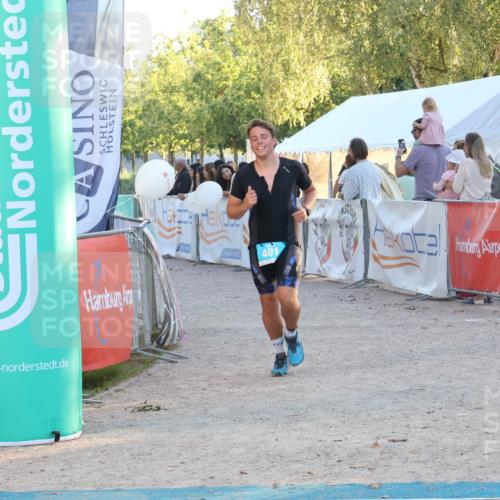 07.09.2025 - 19. Norderstedt Triathlon Luisa Fischer http://msf.ph/oto/8747853 07.09.2025 17:36:51 Ziel 401 meine-sportfotos.de