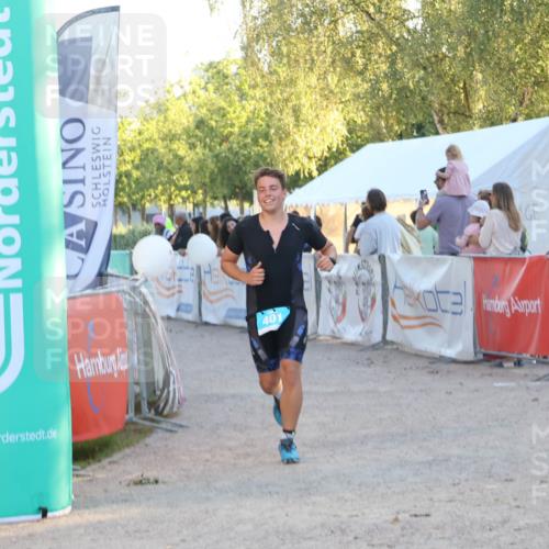 07.09.2025 - 19. Norderstedt Triathlon Luisa Fischer http://msf.ph/oto/8747860 07.09.2025 17:36:51 Ziel 401 meine-sportfotos.de