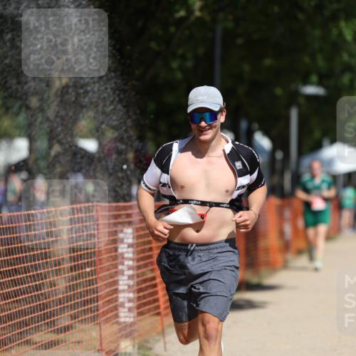 07.09.2025 - 19. Norderstedt Triathlon Michael Strokosch http://msf.ph/oto/8747864 07.09.2025 12:38:26 Laufen 715, 720, 1224 meine-sportfotos.de