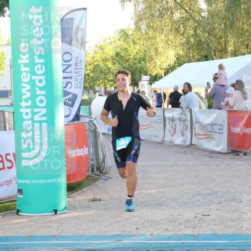 07.09.2025 - 19. Norderstedt Triathlon Luisa Fischer http://msf.ph/oto/8747867 07.09.2025 17:36:52 Ziel 401 meine-sportfotos.de