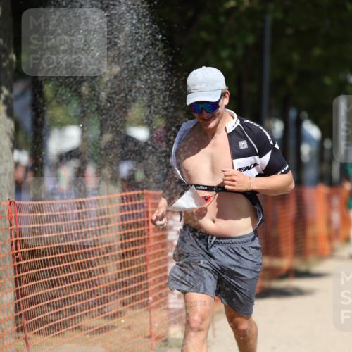 07.09.2025 - 19. Norderstedt Triathlon Michael Strokosch http://msf.ph/oto/8747871 07.09.2025 12:38:26 Laufen 715, 720, 1224 meine-sportfotos.de