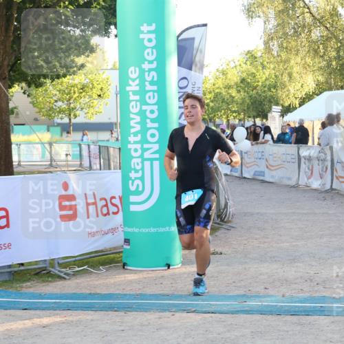 07.09.2025 - 19. Norderstedt Triathlon Luisa Fischer http://msf.ph/oto/8747874 07.09.2025 17:36:53 Ziel 401 meine-sportfotos.de