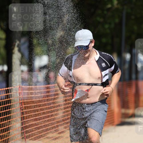 07.09.2025 - 19. Norderstedt Triathlon Michael Strokosch http://msf.ph/oto/8747887 07.09.2025 12:38:26 Laufen 715, 720, 1224 meine-sportfotos.de