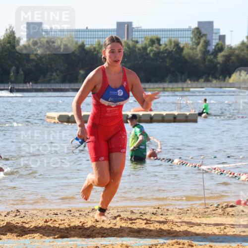 07.09.2025 - 19. Norderstedt Triathlon Luisa Fischer http://msf.ph/oto/8747903 07.09.2025 10:50:23 Schwimmen 1157, 1160, 1167, 1189, 1335 meine-sportfotos.de