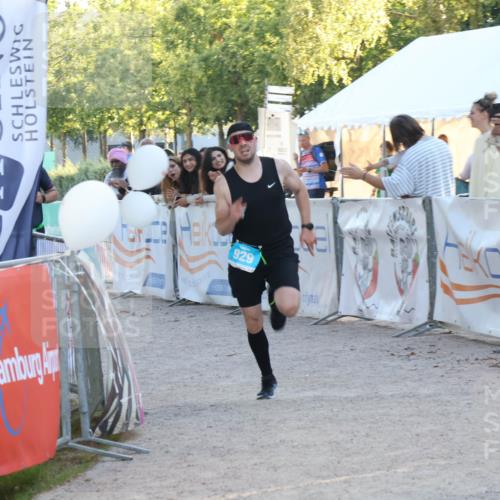 07.09.2025 - 19. Norderstedt Triathlon Luisa Fischer http://msf.ph/oto/8747918 07.09.2025 17:37:06 Ziel 929 meine-sportfotos.de