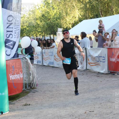 07.09.2025 - 19. Norderstedt Triathlon Luisa Fischer http://msf.ph/oto/8747933 07.09.2025 17:37:07 Ziel 864, 929 meine-sportfotos.de
