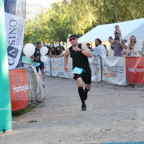 07.09.2025 - 19. Norderstedt Triathlon Luisa Fischer http://msf.ph/oto/8747937 07.09.2025 17:37:07 Ziel 864, 929 meine-sportfotos.de