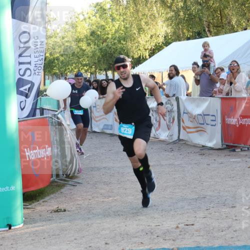 07.09.2025 - 19. Norderstedt Triathlon Luisa Fischer http://msf.ph/oto/8747942 07.09.2025 17:37:07 Ziel 864, 929 meine-sportfotos.de