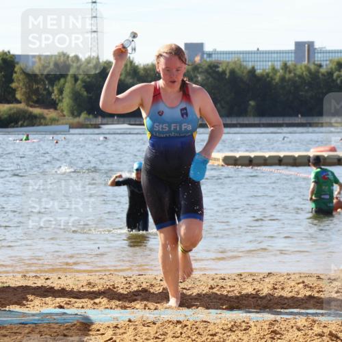 07.09.2025 - 19. Norderstedt Triathlon Luisa Fischer http://msf.ph/oto/8747968 07.09.2025 10:50:29 Schwimmen 1160, 1167, 1189, 1227 meine-sportfotos.de