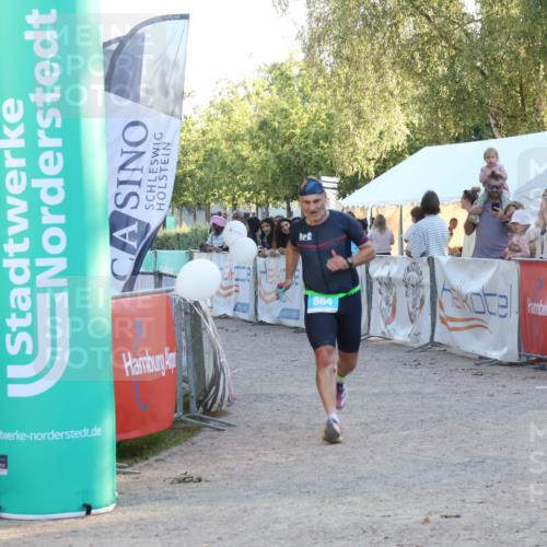 07.09.2025 - 19. Norderstedt Triathlon Luisa Fischer http://msf.ph/oto/8747974 07.09.2025 17:37:10 Ziel 864, 929 meine-sportfotos.de