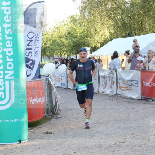 07.09.2025 - 19. Norderstedt Triathlon Luisa Fischer http://msf.ph/oto/8747976 07.09.2025 17:37:10 Ziel 864, 929 meine-sportfotos.de