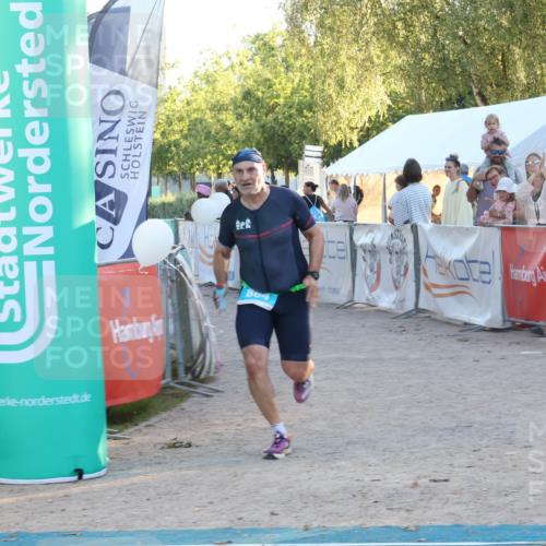 07.09.2025 - 19. Norderstedt Triathlon Luisa Fischer http://msf.ph/oto/8747982 07.09.2025 17:37:10 Ziel 864, 929 meine-sportfotos.de