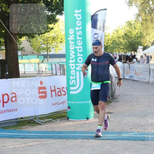 07.09.2025 - 19. Norderstedt Triathlon Luisa Fischer http://msf.ph/oto/8747998 07.09.2025 17:37:12 Ziel 864, 929 meine-sportfotos.de