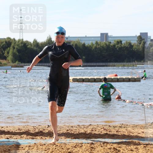 07.09.2025 - 19. Norderstedt Triathlon Luisa Fischer http://msf.ph/oto/8748003 07.09.2025 10:50:35 Schwimmen 1167, 1189, 1227 meine-sportfotos.de