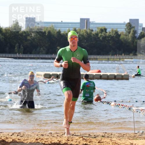 07.09.2025 - 19. Norderstedt Triathlon Luisa Fischer http://msf.ph/oto/8748015 07.09.2025 10:50:51 Schwimmen 749, 1173 meine-sportfotos.de