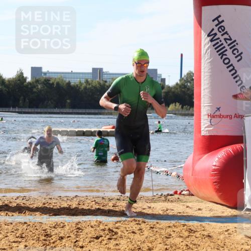 07.09.2025 - 19. Norderstedt Triathlon Luisa Fischer http://msf.ph/oto/8748038 07.09.2025 10:50:52 Schwimmen 749, 1173 meine-sportfotos.de