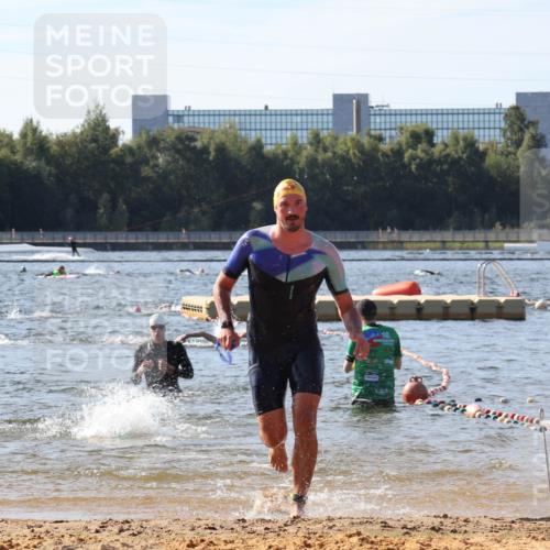 07.09.2025 - 19. Norderstedt Triathlon Luisa Fischer http://msf.ph/oto/8748056 07.09.2025 10:50:54 Schwimmen 749, 1173 meine-sportfotos.de