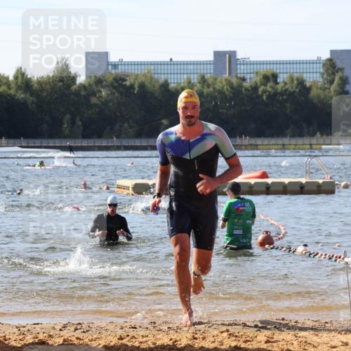 07.09.2025 - 19. Norderstedt Triathlon Luisa Fischer http://msf.ph/oto/8748060 07.09.2025 10:50:55 Schwimmen 749, 1173 meine-sportfotos.de