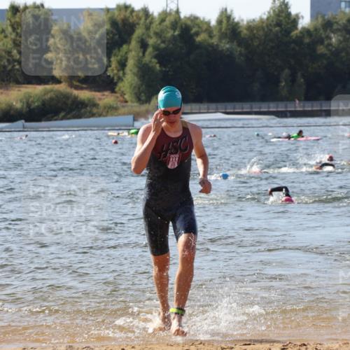 07.09.2025 - 19. Norderstedt Triathlon Luisa Fischer http://msf.ph/oto/8748090 07.09.2025 10:50:59 Schwimmen 749, 1172, 1173 meine-sportfotos.de