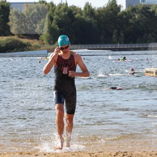 07.09.2025 - 19. Norderstedt Triathlon Luisa Fischer http://msf.ph/oto/8748093 07.09.2025 10:50:59 Schwimmen 749, 1172, 1173 meine-sportfotos.de