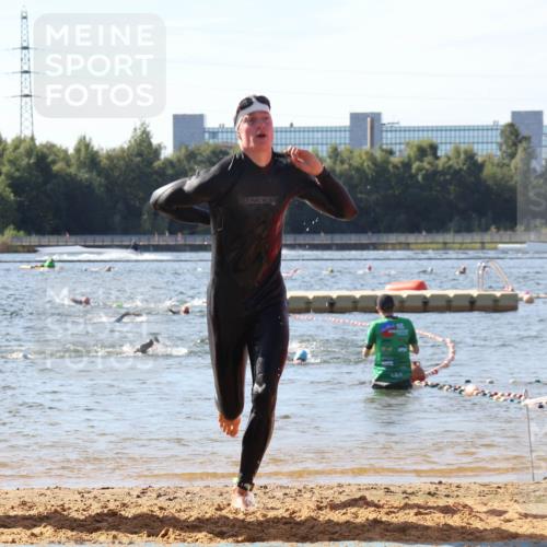 07.09.2025 - 19. Norderstedt Triathlon Luisa Fischer http://msf.ph/oto/8748135 07.09.2025 10:51:05 Schwimmen 749, 1172, 1173, 1202 meine-sportfotos.de