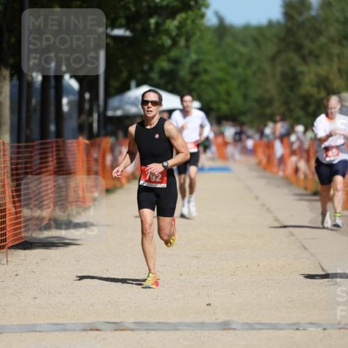 07.09.2025 - 19. Norderstedt Triathlon Michael Strokosch http://msf.ph/oto/8748166 07.09.2025 12:39:00 Laufen 165, 273, 724, 792 meine-sportfotos.de