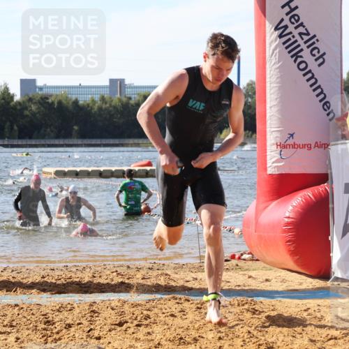07.09.2025 - 19. Norderstedt Triathlon Luisa Fischer http://msf.ph/oto/8748198 07.09.2025 10:51:21 Schwimmen 1166, 1174, 1208 meine-sportfotos.de