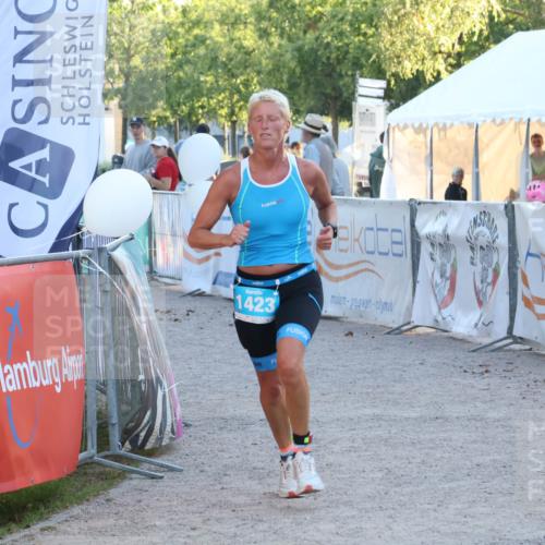 07.09.2025 - 19. Norderstedt Triathlon Luisa Fischer http://msf.ph/oto/8748206 07.09.2025 17:42:38 Ziel 1423 meine-sportfotos.de