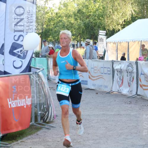 07.09.2025 - 19. Norderstedt Triathlon Luisa Fischer http://msf.ph/oto/8748209 07.09.2025 17:42:39 Ziel 1423 meine-sportfotos.de