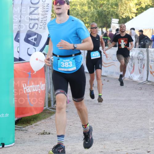 07.09.2025 - 19. Norderstedt Triathlon Luisa Fischer http://msf.ph/oto/8748334 07.09.2025 17:43:45 Ziel 383, 429, 952 meine-sportfotos.de