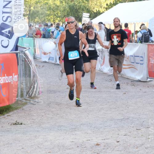 07.09.2025 - 19. Norderstedt Triathlon Luisa Fischer http://msf.ph/oto/8748343 07.09.2025 17:43:45 Ziel 383, 429, 952 meine-sportfotos.de