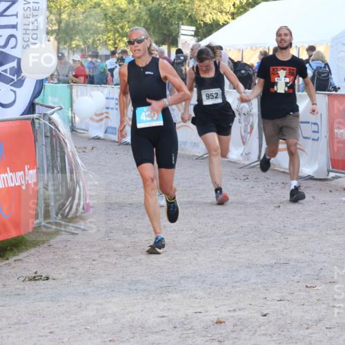 07.09.2025 - 19. Norderstedt Triathlon Luisa Fischer http://msf.ph/oto/8748345 07.09.2025 17:43:46 Ziel 383, 429, 952 meine-sportfotos.de
