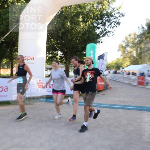 07.09.2025 - 19. Norderstedt Triathlon Luisa Fischer http://msf.ph/oto/8748376 07.09.2025 17:43:49 Ziel 383, 429, 952 meine-sportfotos.de