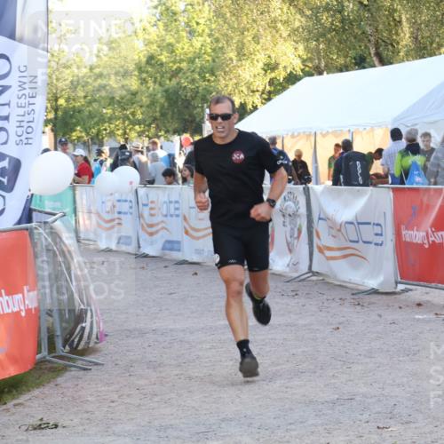 07.09.2025 - 19. Norderstedt Triathlon Luisa Fischer http://msf.ph/oto/8748393 07.09.2025 17:43:53 Ziel 429, 952, 1448 meine-sportfotos.de