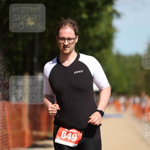 07.09.2025 - 19. Norderstedt Triathlon Michael Strokosch http://msf.ph/oto/8748411 07.09.2025 12:39:17 Laufen 791, 826, 849 meine-sportfotos.de