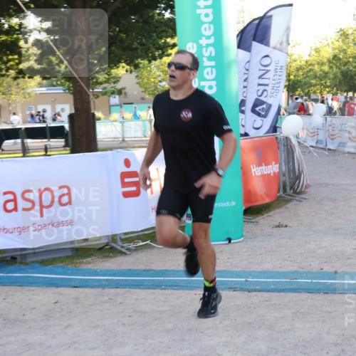 07.09.2025 - 19. Norderstedt Triathlon Luisa Fischer http://msf.ph/oto/8748412 07.09.2025 17:43:55 Ziel 952, 1448 meine-sportfotos.de