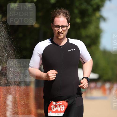 07.09.2025 - 19. Norderstedt Triathlon Michael Strokosch http://msf.ph/oto/8748417 07.09.2025 12:39:17 Laufen 791, 826, 849 meine-sportfotos.de
