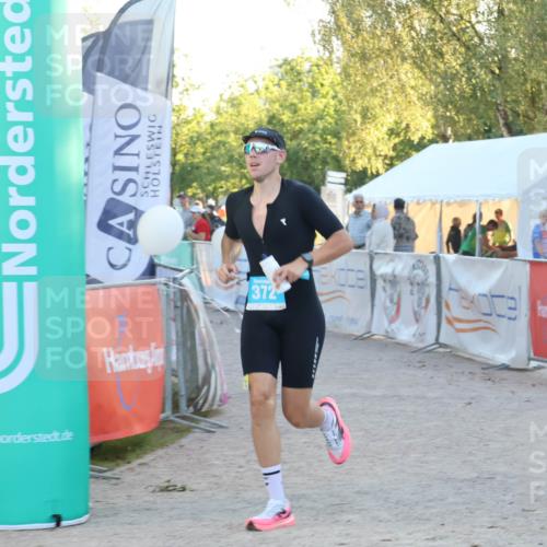 07.09.2025 - 19. Norderstedt Triathlon Luisa Fischer http://msf.ph/oto/8748451 07.09.2025 17:44:06 Ziel 372 meine-sportfotos.de