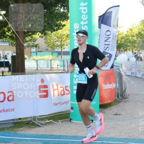 07.09.2025 - 19. Norderstedt Triathlon Luisa Fischer http://msf.ph/oto/8748457 07.09.2025 17:44:07 Ziel 372 meine-sportfotos.de