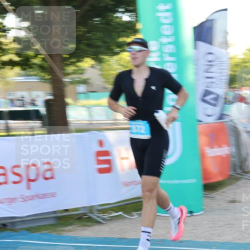 07.09.2025 - 19. Norderstedt Triathlon Luisa Fischer http://msf.ph/oto/8748460 07.09.2025 17:44:07 Ziel 372 meine-sportfotos.de