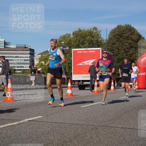 07.09.2025 - BARMER Alsterlauf Yannick Fuchs http://msf.ph/oto/8748474 07.09.2025 09:33:17 Laufen 5785, 6212, 2680, 5142 meine-sportfotos.de