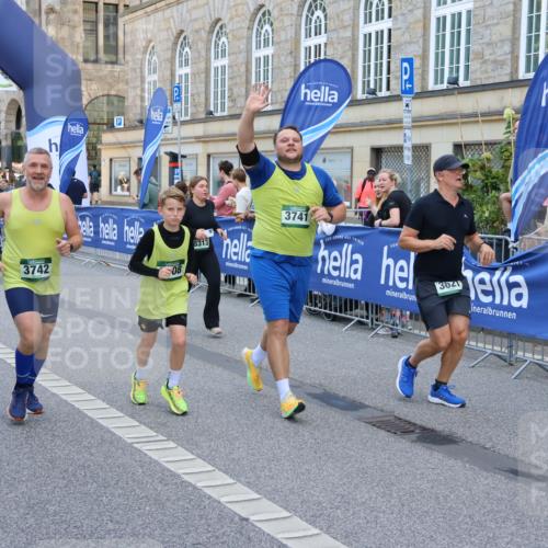 07.09.2025 - BARMER Alsterlauf Strokosch-Dieckow http://msf.ph/oto/8748476 07.09.2025 10:16:24 Ziel 2857, 3403, 3808, 3933, 4154, 4495, 4497, 4534, 4693, 4765, 5163, 5261, 5597, 8131, 8138, 8361 meine-sportfotos.de
