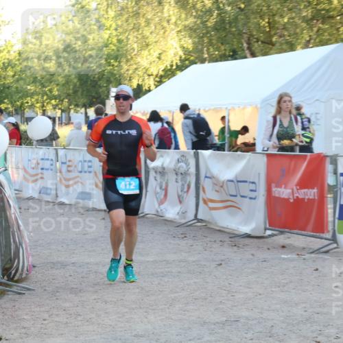07.09.2025 - 19. Norderstedt Triathlon Luisa Fischer http://msf.ph/oto/8748477 07.09.2025 17:44:25 Ziel 412 meine-sportfotos.de